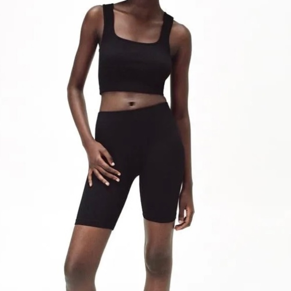 NWT ZARA Ribbed Biker Shorts